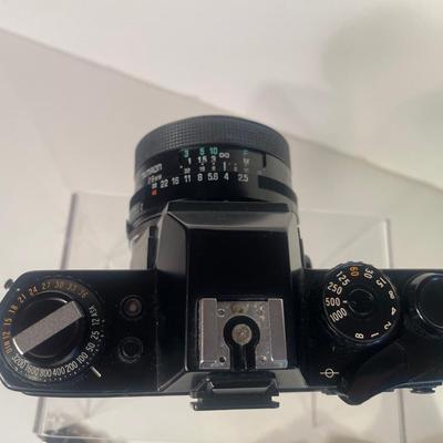 Lot 17 Vintage Yashica 35mm Film Camera