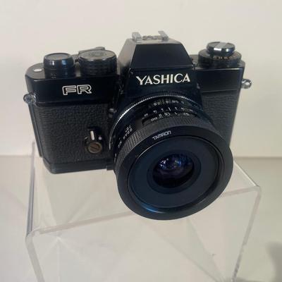 Lot 17 Vintage Yashica 35mm Film Camera