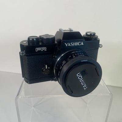 Lot 17 Vintage Yashica 35mm Film Camera