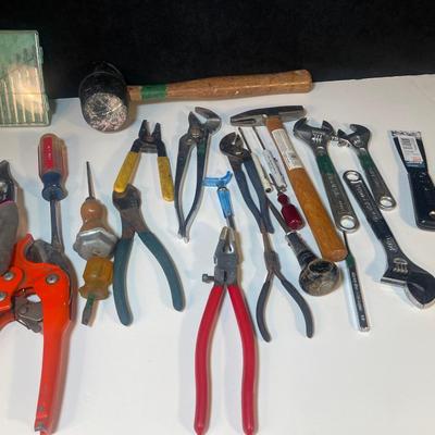 Lot 29. Assorted Hand Tools