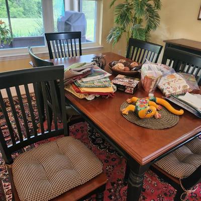 Dining room table with 4 chairs