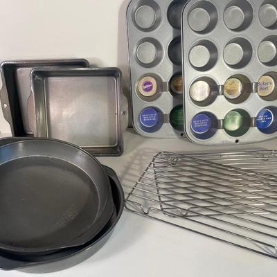 Lot 89. Bakeware Lot