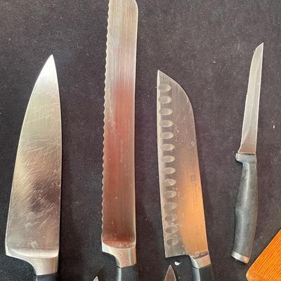 Lot 92. Knife Block with Knives