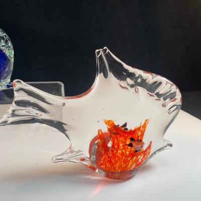 Lot 102.5. Lot of Glass Fish