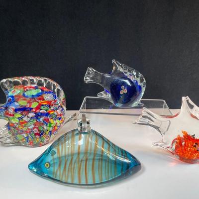 Lot 102.5. Lot of Glass Fish