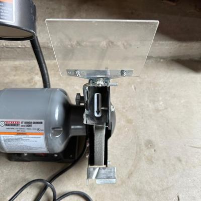 8" BENCH GRINDER W/LIGHT