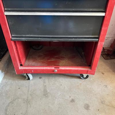 2 PIECE CRAFTSMAN TOOL CHEST ON CASTERS