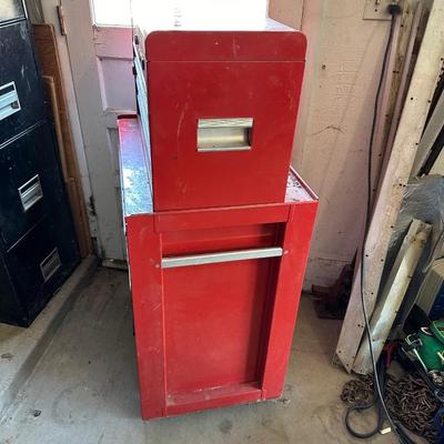 2 PIECE CRAFTSMAN TOOL CHEST ON CASTERS