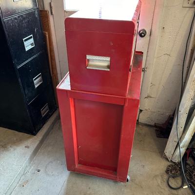 2 PIECE CRAFTSMAN TOOL CHEST ON CASTERS