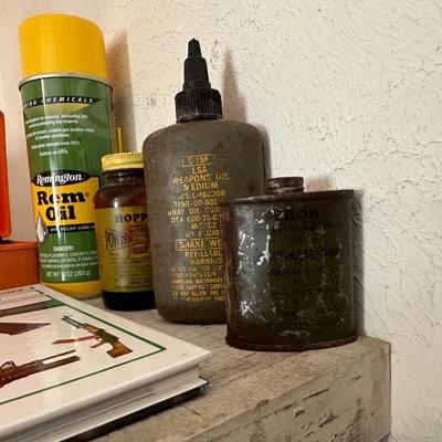 RELOADING EQUIPMENT AND BOOKS, MAGAZINES & GUN CLEANING KIT