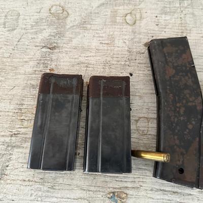 RELOADING EQUIPMENT AND BOOKS, MAGAZINES & GUN CLEANING KIT