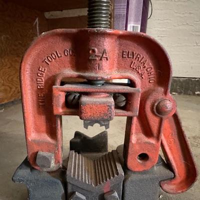 RIDGID PIPE VISE, SLEDGE HAMMER AND C-CLAMP