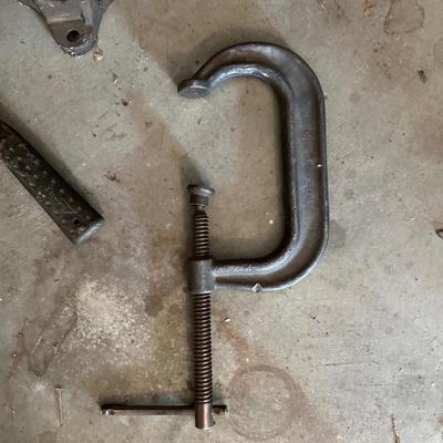 RIDGID PIPE VISE, SLEDGE HAMMER AND C-CLAMP