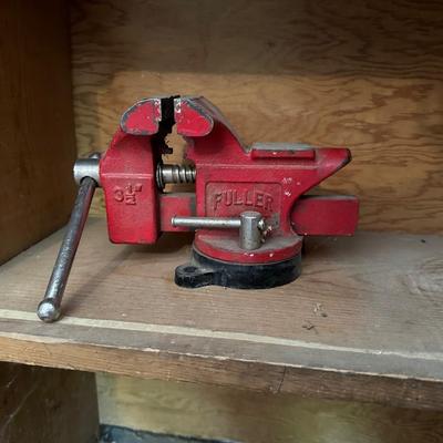 FULLER 3 1/2 BENCH VISE