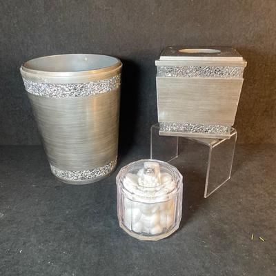 Lot 184. 3 piece Bath Set