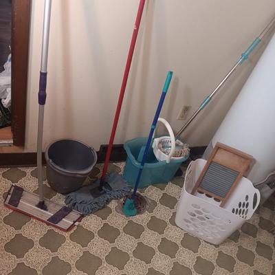 OLD WASHBOARD & FLOOR CLEANING TOOLS