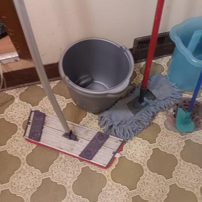 OLD WASHBOARD & FLOOR CLEANING TOOLS