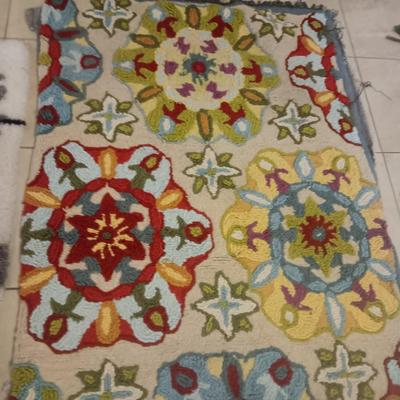 HAND TUFTED WOOL RUG AND LATCH HOOK RUG