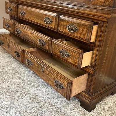 Large Wooden 8 Drawer Dresser With Mirror