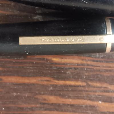 SHEAFFER'S FOUNTAIN PEN, EVERSHARP PENCIL, KARESS COMPACT, 2 COINS