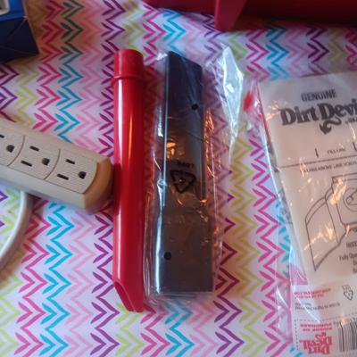 DIRT DEVIL ULTRA HAND VACUUM, STINK FINDER LIGHT