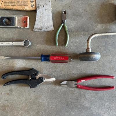 VARIOUS HAND TOOLS