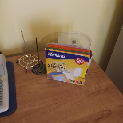 DESK LAMP, CALCULATOR, PIC W/WORDS, SOFTWARE