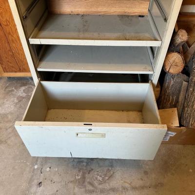 WRIGHT LINE CABINET W/ACCORDIAN DOOR AND DRAWER ON CASTERS