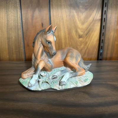 COLLECTOR'S HORSE PLATES AND STATUES