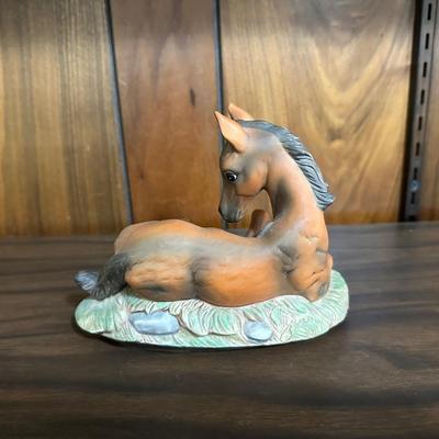 COLLECTOR'S HORSE PLATES AND STATUES