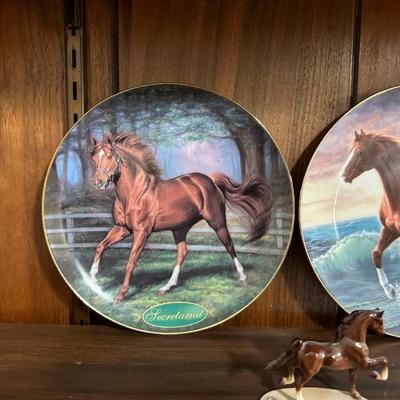 COLLECTOR'S HORSE PLATES AND STATUES