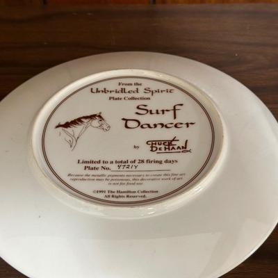 COLLECTOR'S HORSE PLATES AND STATUES