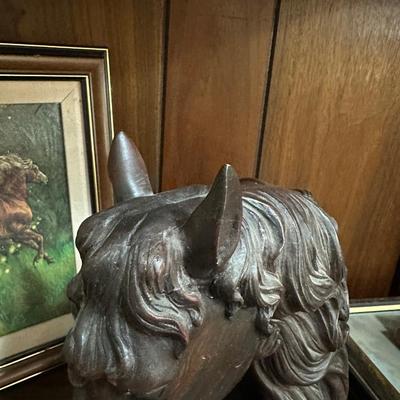 PICTURES OF HORSES AND A HORSE STATUE