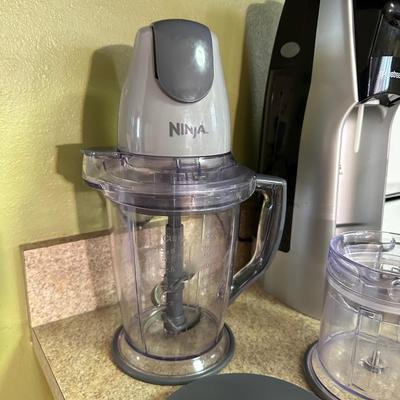 NINJA BLENDER AND A SODASTREAM