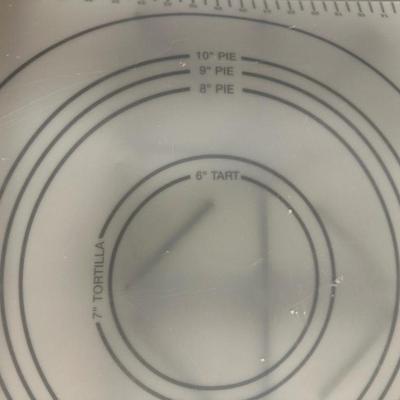 BAKEWARE AND PREP TOOLS, SERVING TRAY AND PLATTERS