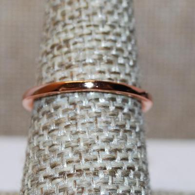 Size 7 Marked .925 Rose Gold "Starburst" Style Ring on a Siler Filled Band (3.5g)