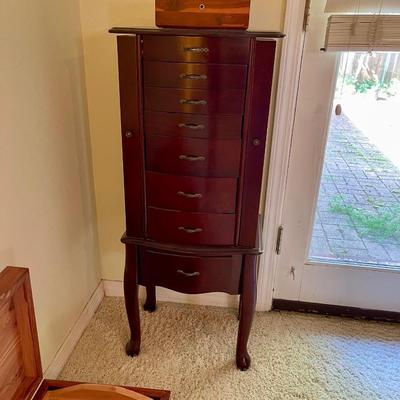 Standing jewelry chest