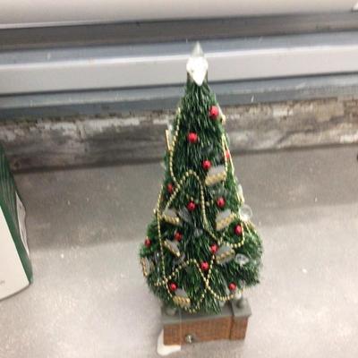 Celebration Tree 2000 Dept. 56 Village Accessory