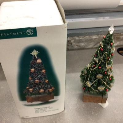 Celebration Tree 2000 Dept. 56 Village Accessory