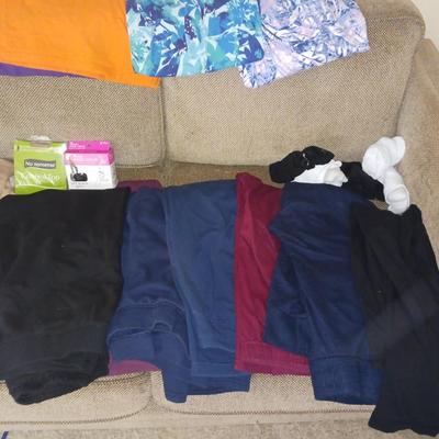 LADIES CASUAL CLOTHES LARGE - XL
