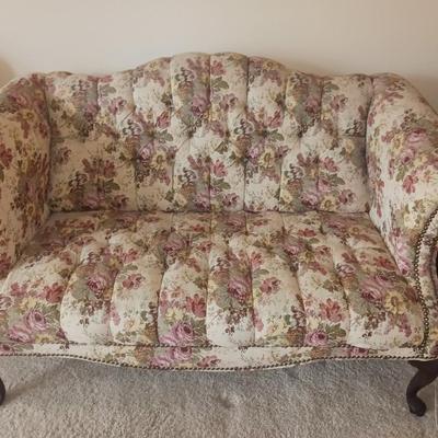 FLORAL TUFTED SETTEE