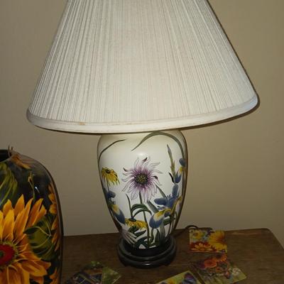 SUNFLOWER VASE, FLORAL BASE LAMP AND COASTERS