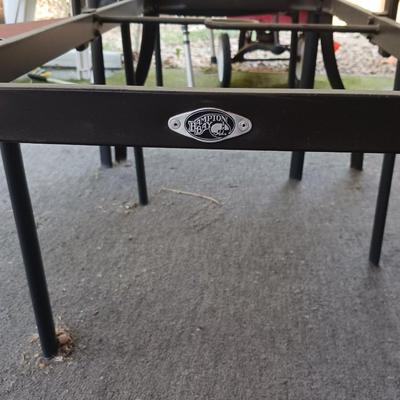 HAMPTON BAY PATIO TABLE WITH 4 CHAIRS