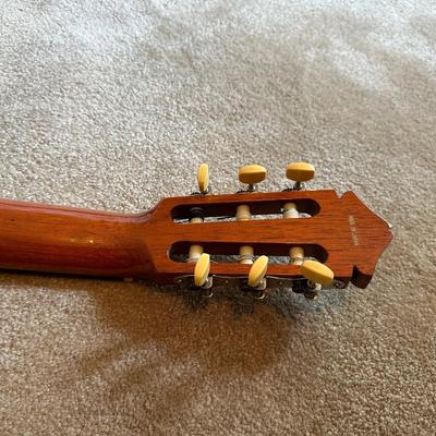 YAMAHA G - 100A ACOUSTIC GUITAR WITH EXTRAS