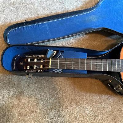 YAMAHA G - 100A ACOUSTIC GUITAR WITH EXTRAS