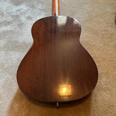 YAMAHA G - 100A ACOUSTIC GUITAR WITH EXTRAS
