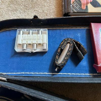 YAMAHA G - 100A ACOUSTIC GUITAR WITH EXTRAS