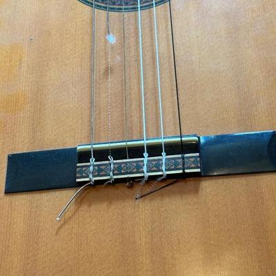 YAMAHA G - 100A ACOUSTIC GUITAR WITH EXTRAS