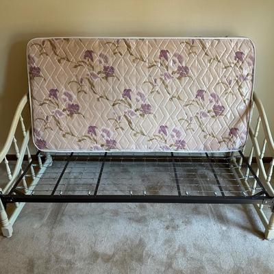 TRUNDLE TWIN SIZE DAYBED