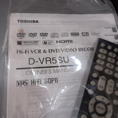 TOSHIBA HI-FI VCR & DVD VIDEO RECORDER/PLAYER W/REMOTE